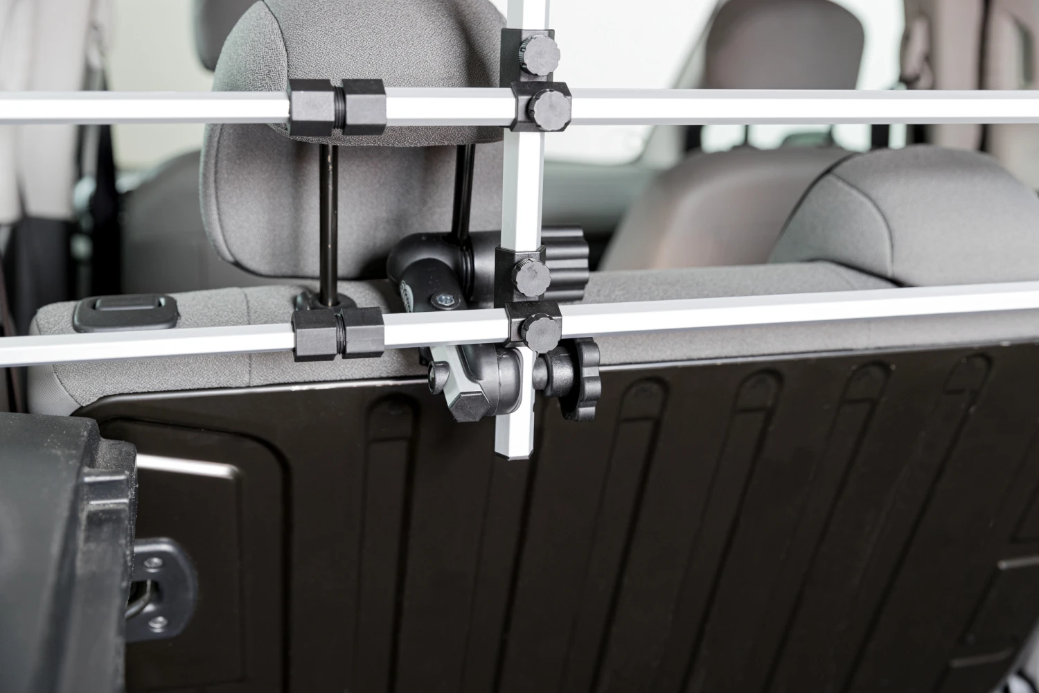 Trixie Protection Chien Pour Voiture Avec Fixations Aux Appuies-tête 105-172 Cm 6 Trixie Protection Chien Pour Voiture Avec Fixations Aux Appuies-tête 105-172 Cm – Image 4